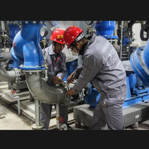 扬州工厂设备维修现场